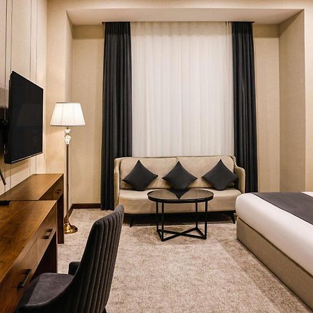 Wyndham Garden Tashkent Hotel Kültér fotó