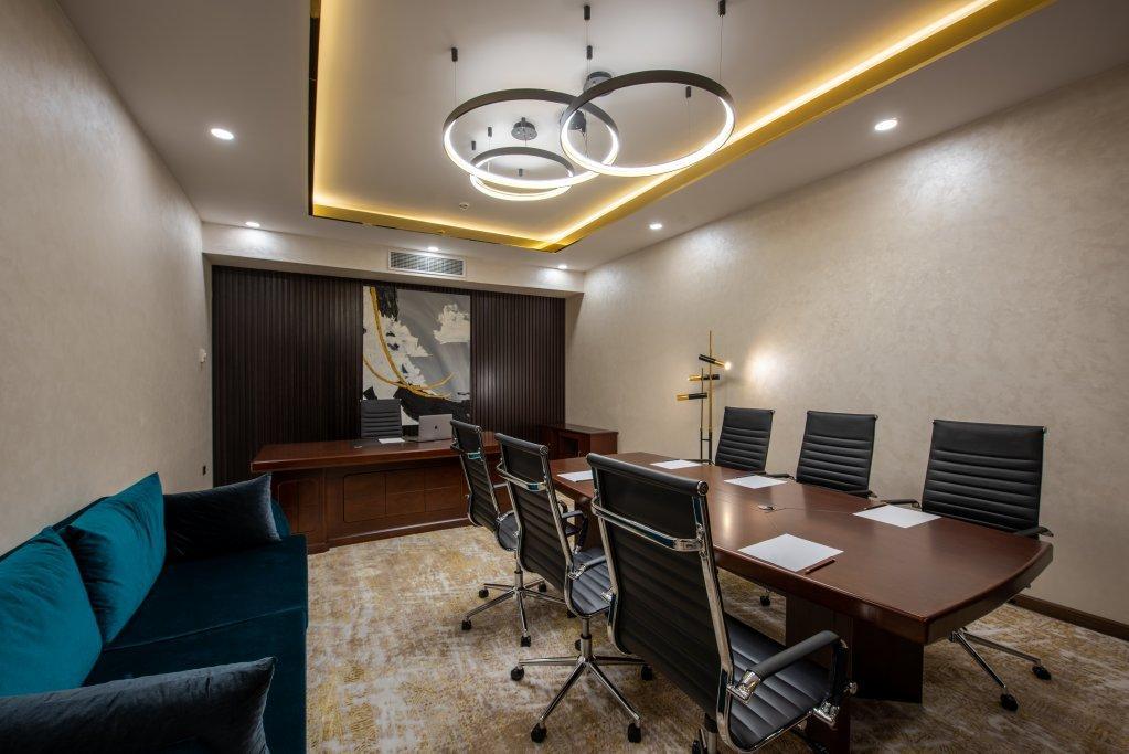 Wyndham Garden Tashkent Hotel Kültér fotó