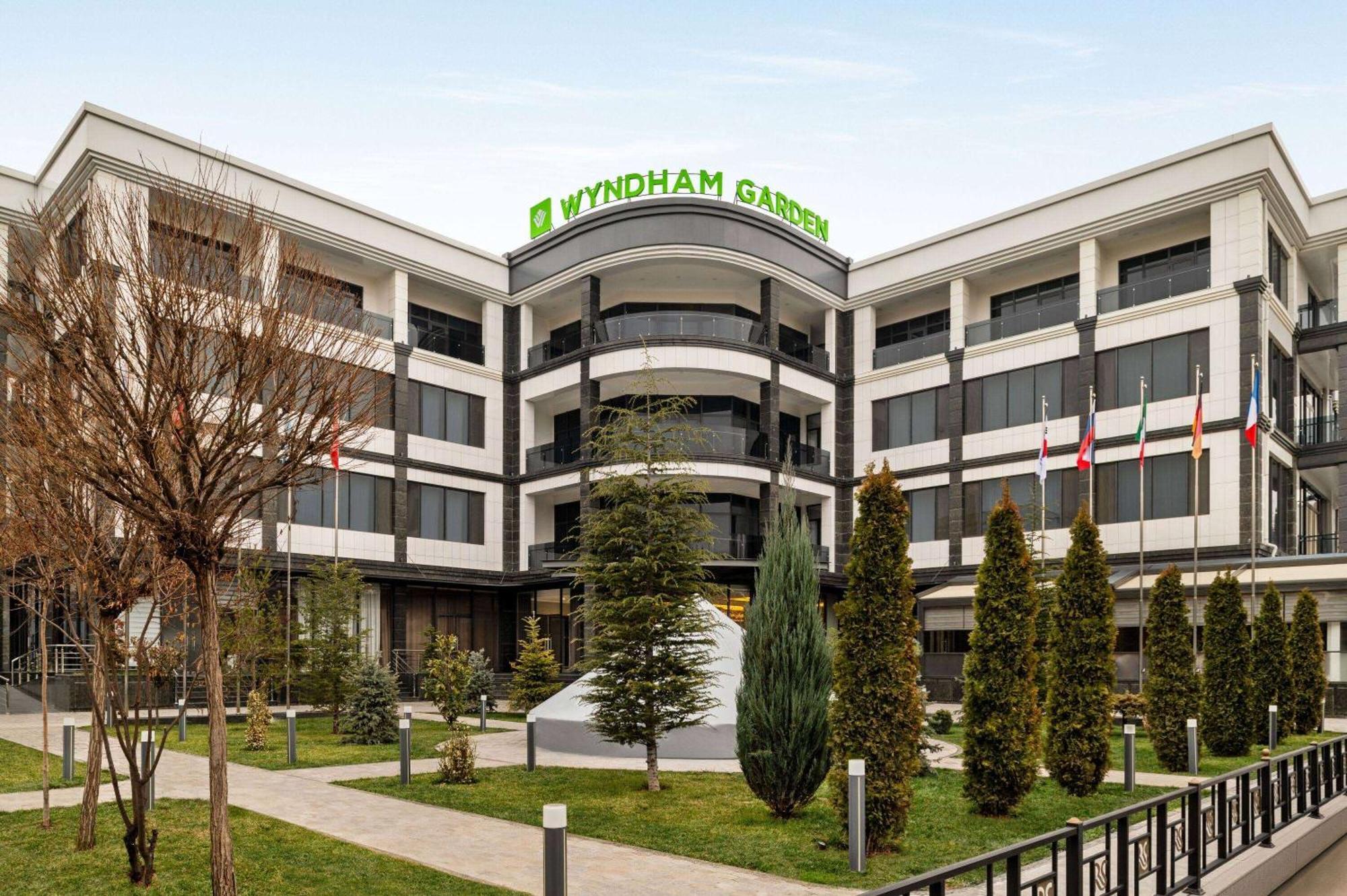 Wyndham Garden Tashkent Hotel Kültér fotó