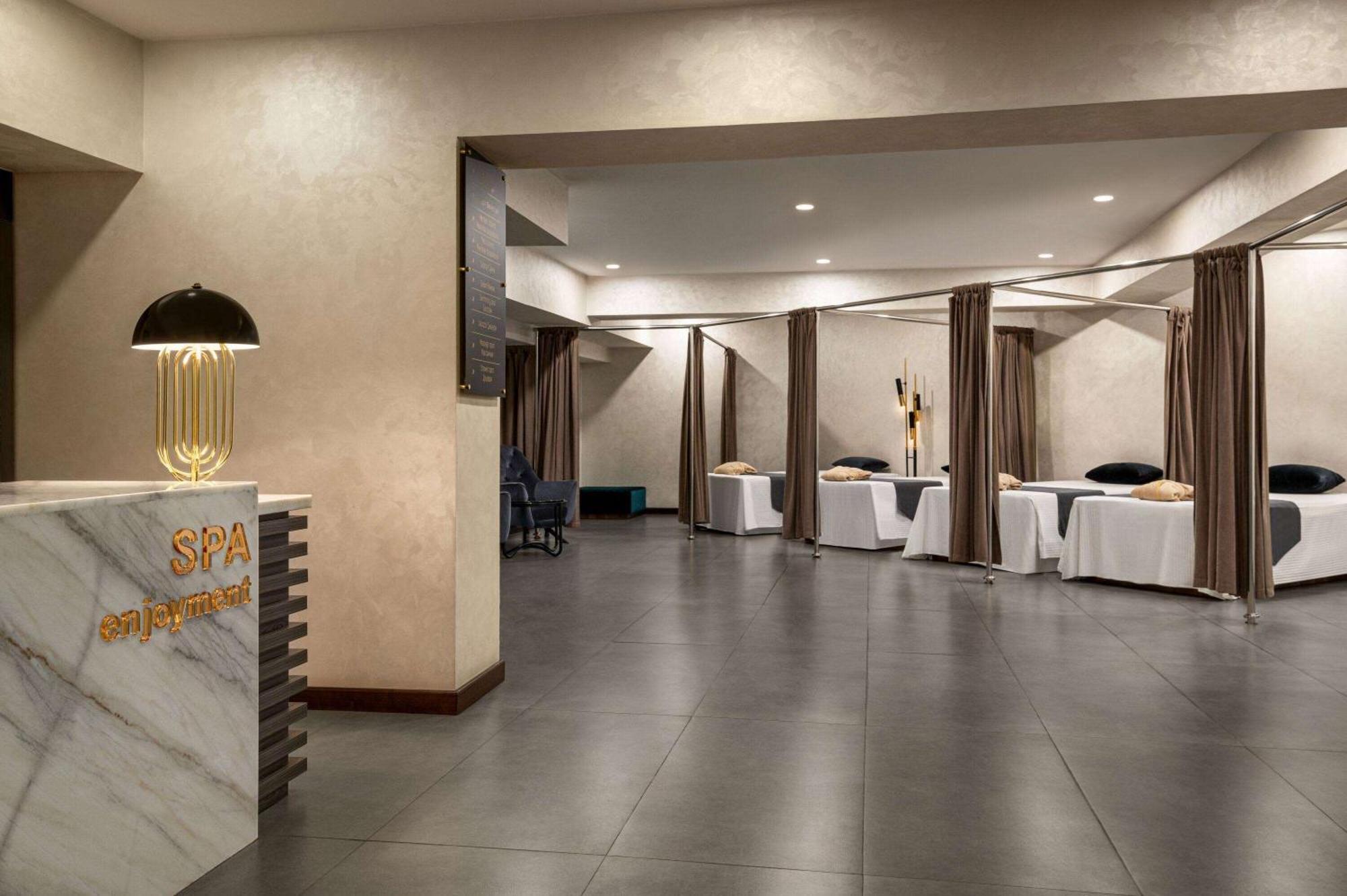 Wyndham Garden Tashkent Hotel Kültér fotó
